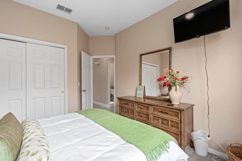Davenport House: 825 Wildflower Rd