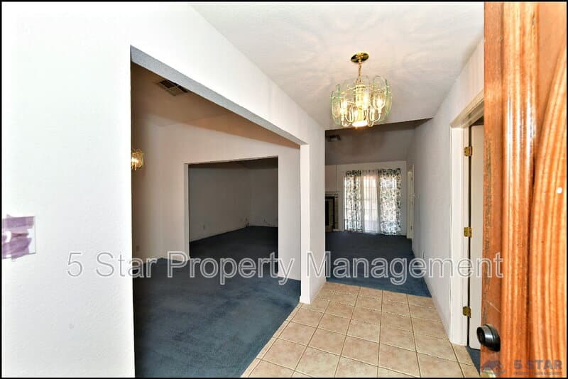 El Paso House: 14101 Koshare Ct