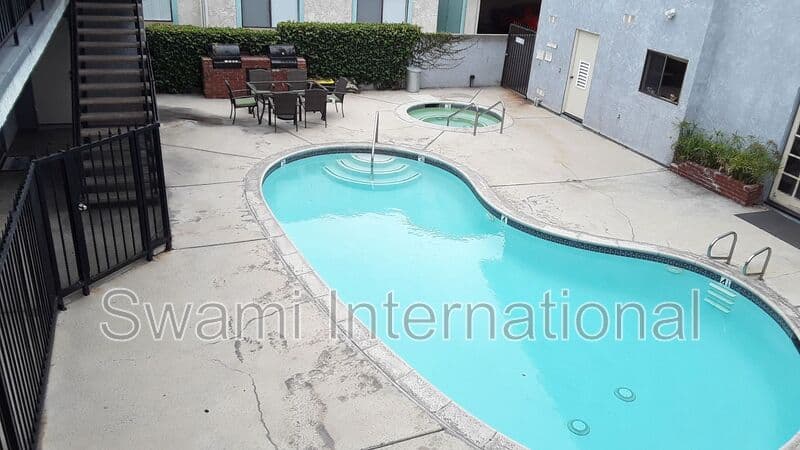 Hawthorne Condo: 14323 Cerise Avenue