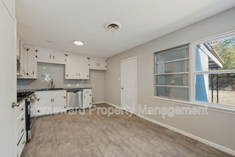 Haltom City House: 5301 Stanley Keller Road