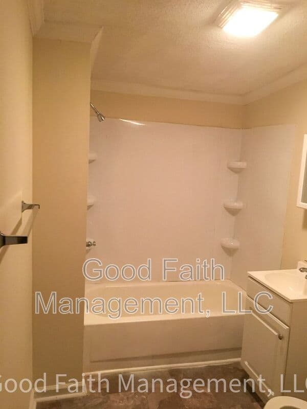 Waynesboro House: 313 W 11th Street