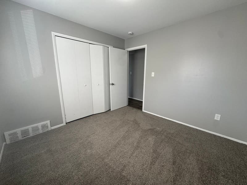 New Boston Condo: 36777 Sibley rd - E