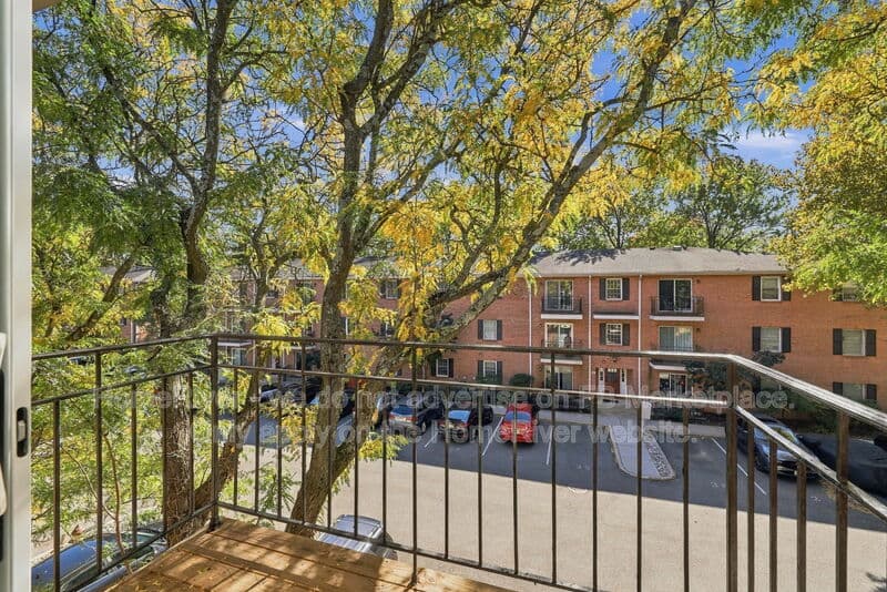Bloomfield Condo: 42 John St