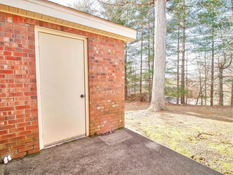Clarksville House: 608 Sango Road