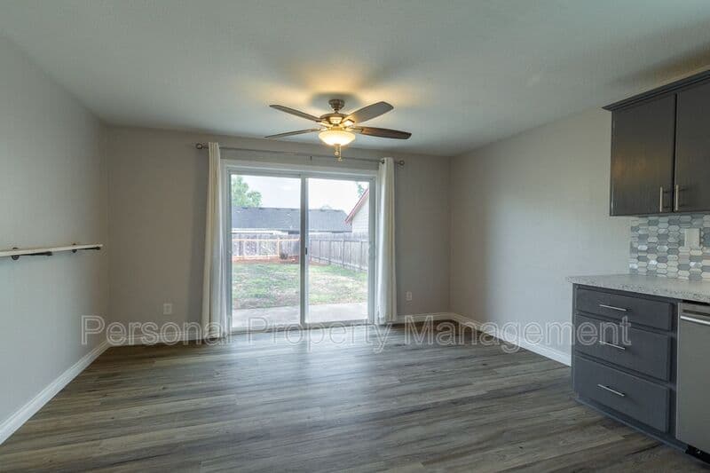 Vancouver House: 13906 NE 52nd Street