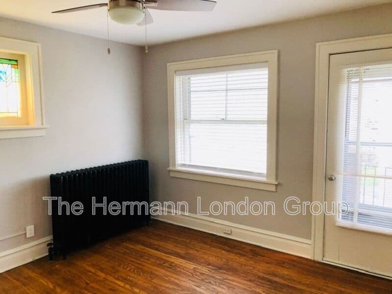 Saint Louis Condo: 4936-4938 Potomac