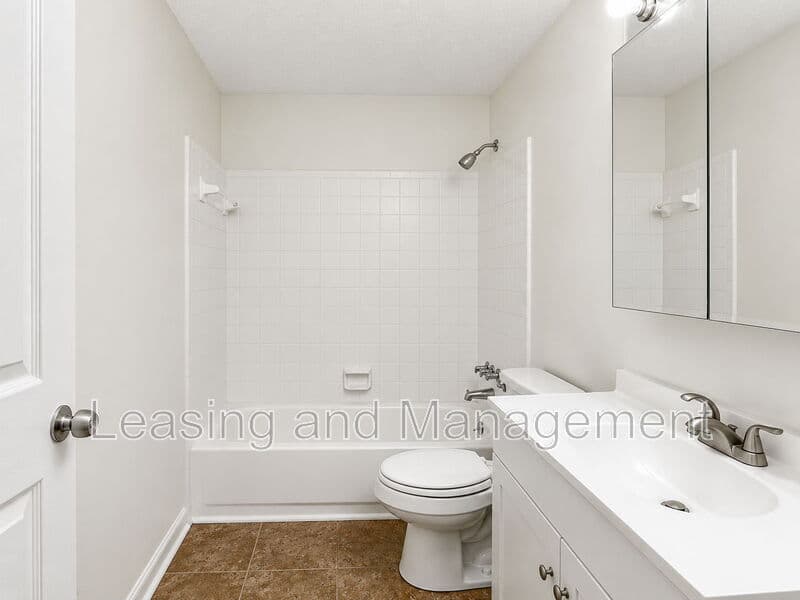 Ladson Condo: 201 Oakmont Avenue