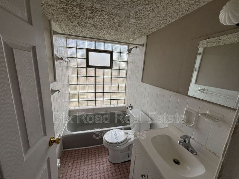 Cincinnati House: 1616 Pelham Place