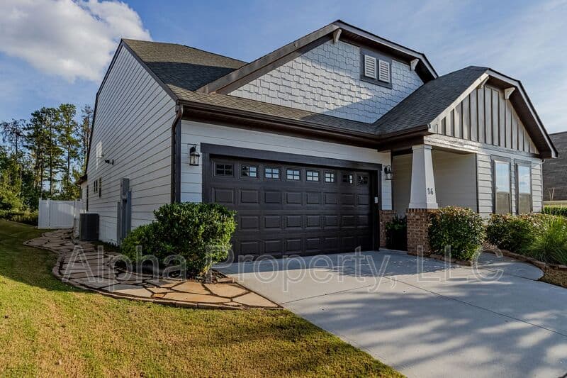 Greenville House: 14 Burl Ct