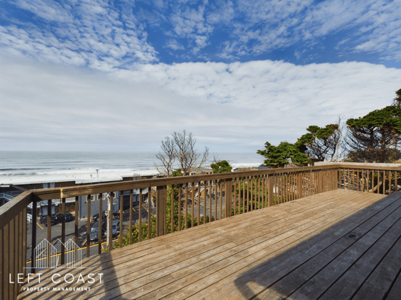 Lincoln City House: 1033 Northwest Inlet Avenue