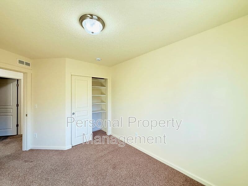 Vancouver House: 137 NW 76th St