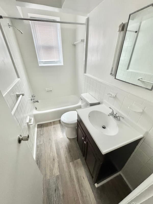 Richmond Condo: 3021 Park Ave