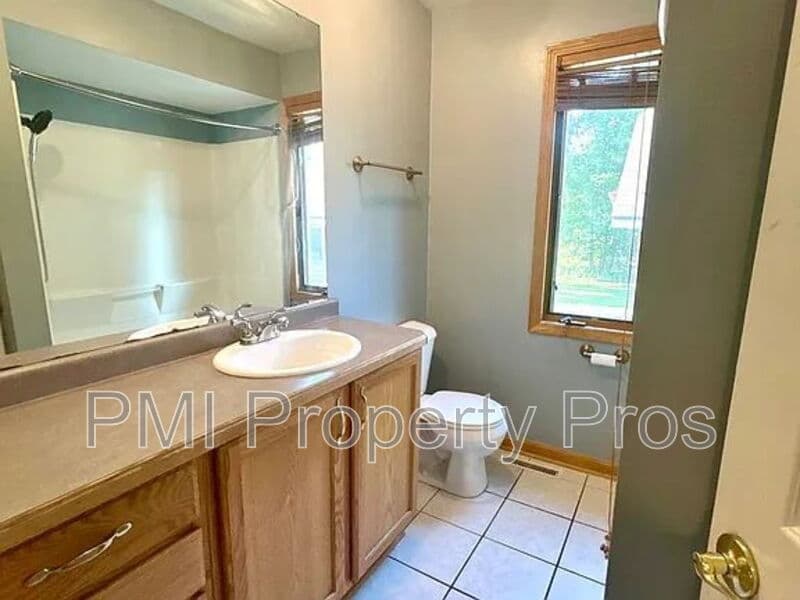 Waukesha Condo: 424 W College Ave