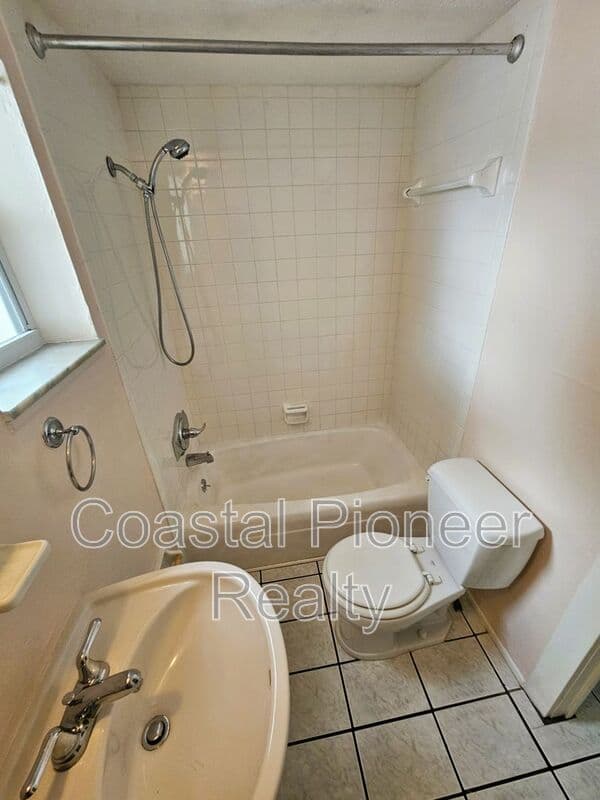 Tampa House: 7301 N 13th St