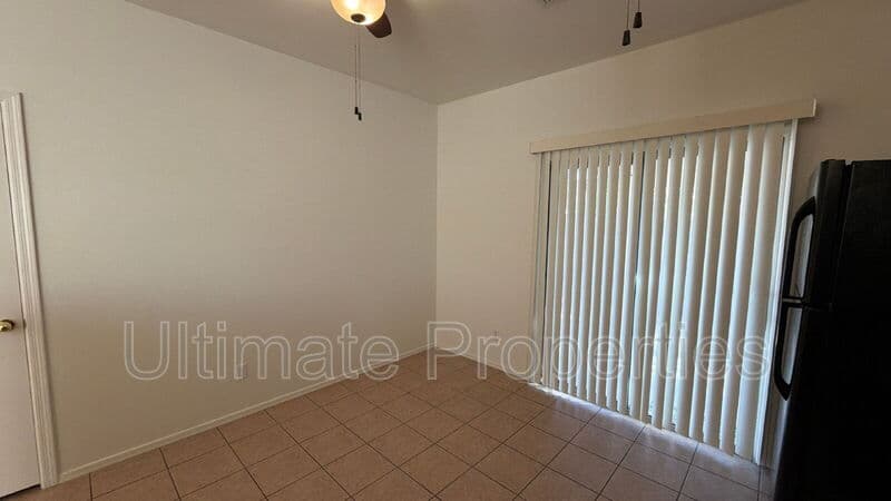 Peoria House: 7041 West Downspell Drive