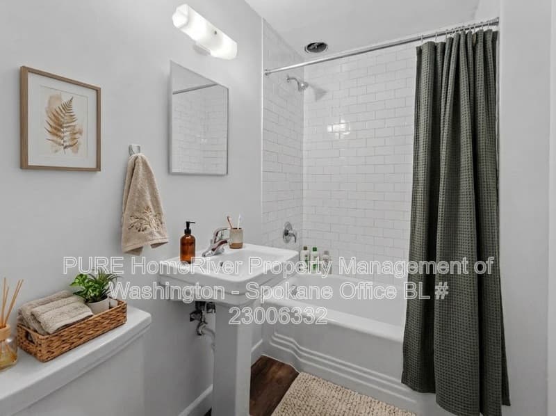 Spokane House: 634 E 23rd Ave
