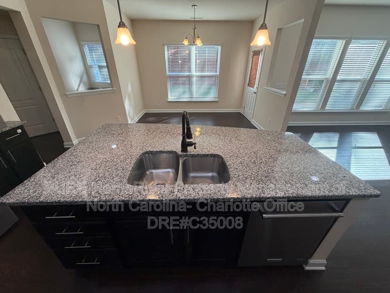 Mooresville House: 150 Farmers Folly Drive