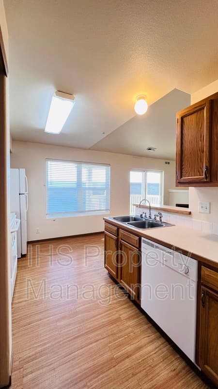 Pasco Condo: 6305 Chapel Hill Blvd