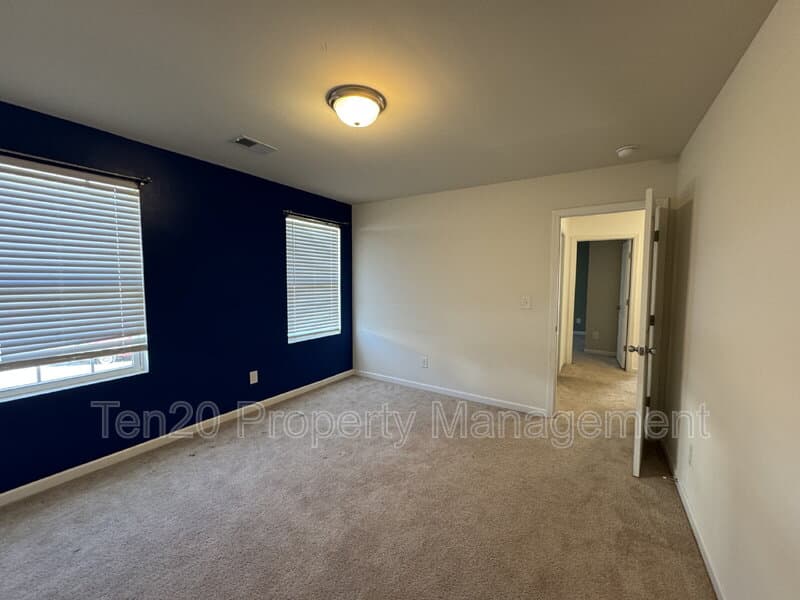 Phenix City House: 318 Irish Lane