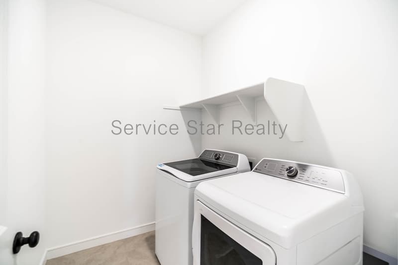Maricopa House: 16635 N Lunar St