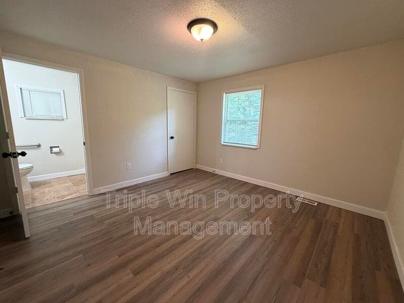 SAINT LOUIS House: 9937 CARLYLE AVE