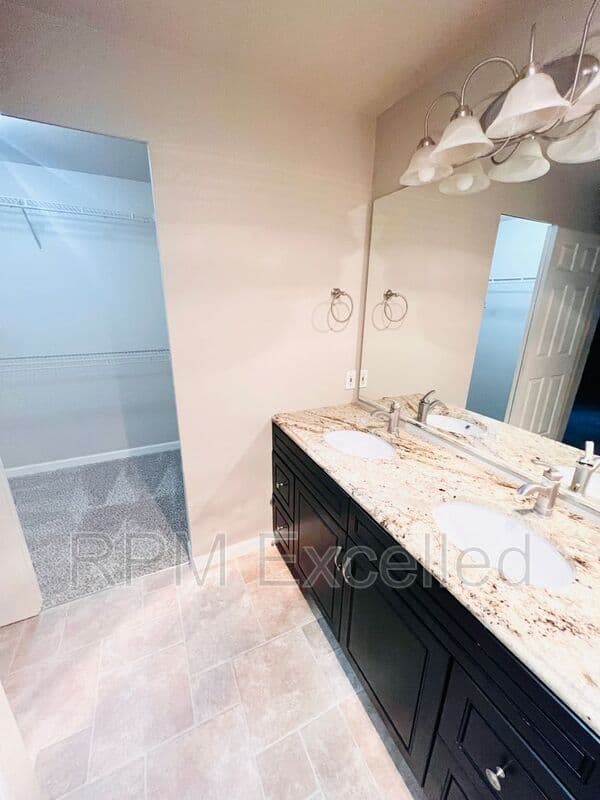 Kent Condo: 26339 116th Ave SE