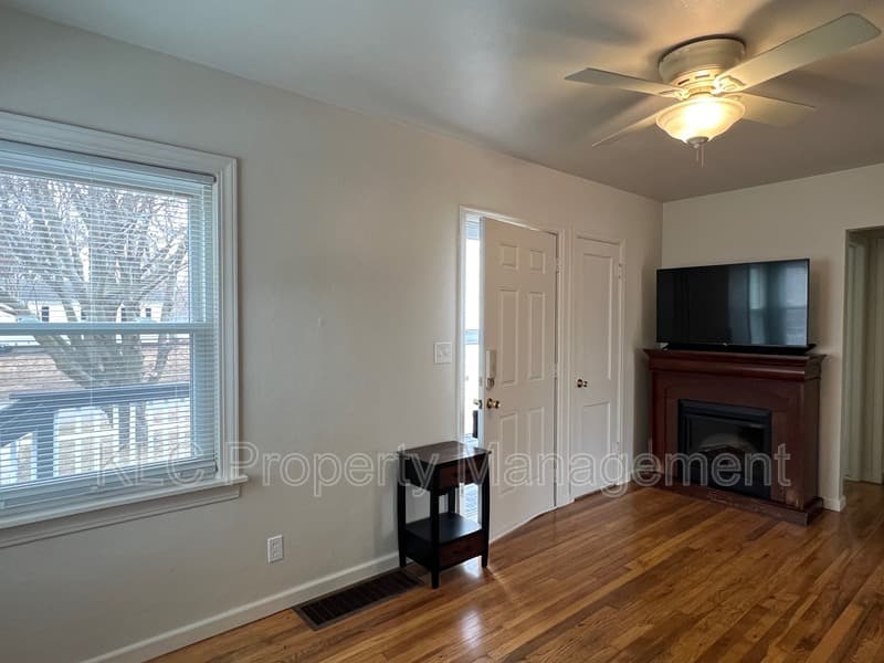 Des Moines House: 2524 57th Street