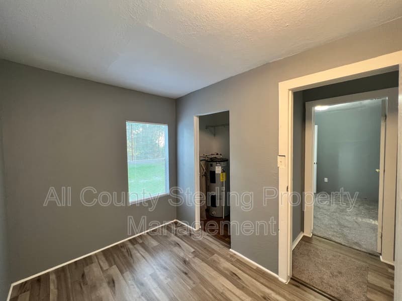 Lake City House: 727 SE Dade Street