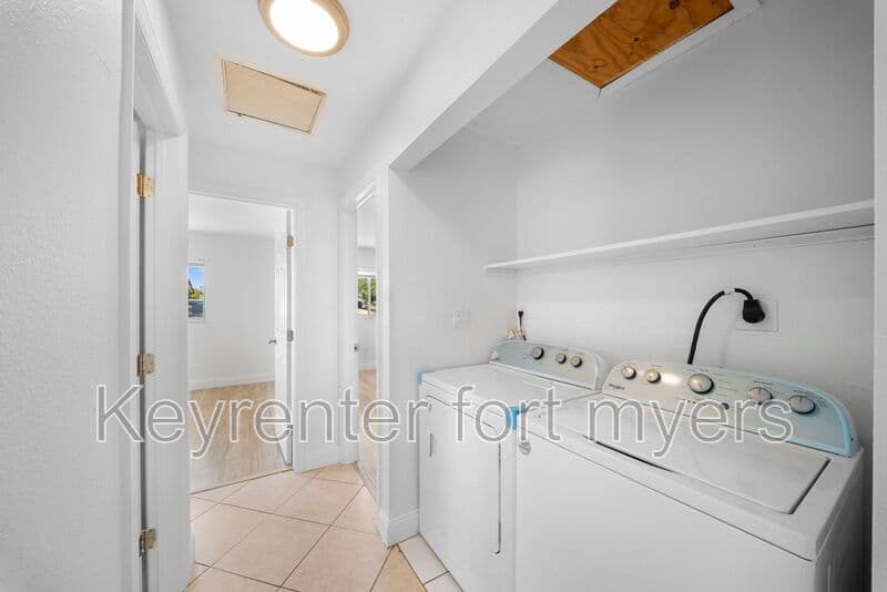 Fort Myers House: 13403 Pine Needle Ln
