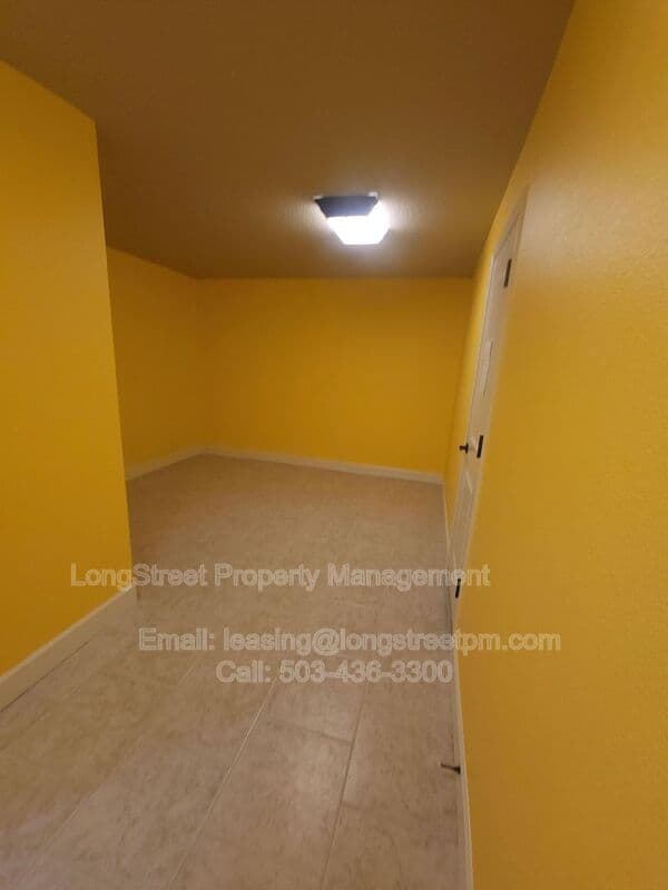 Portland House: 9739 NW Henry Ct