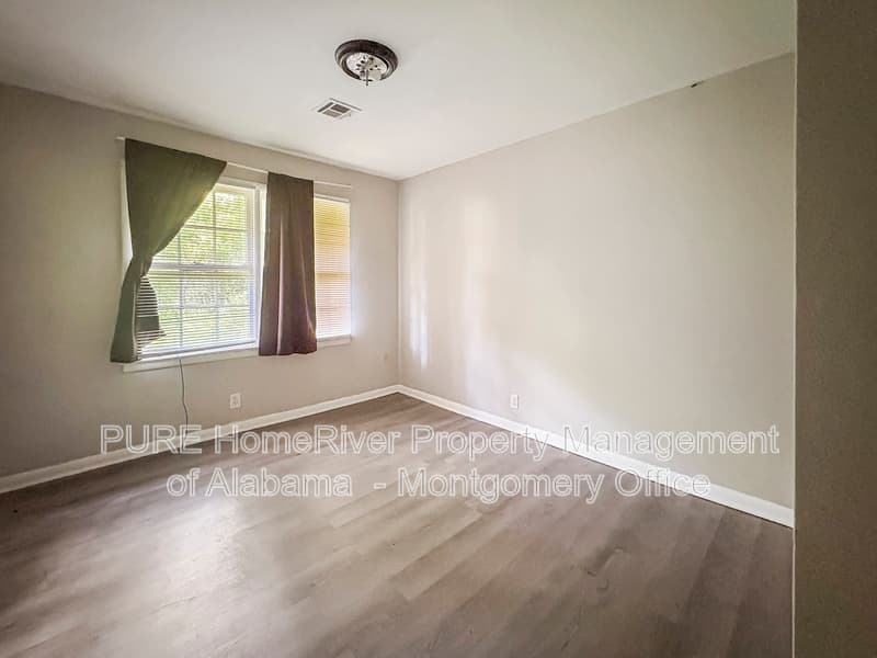 Montgomery House: 1701 Longmeadow Dr