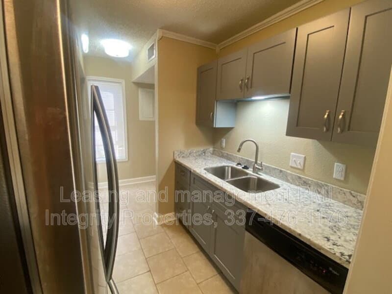 Lafayette Townhome: 25 Morning Glory Sq