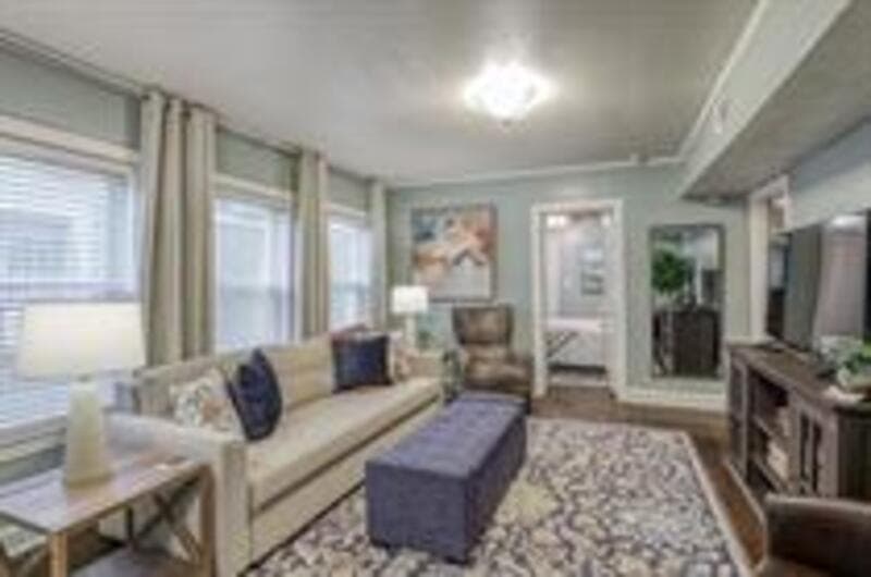 Kansas City Condo: 3400 Gillham Rd - 1N