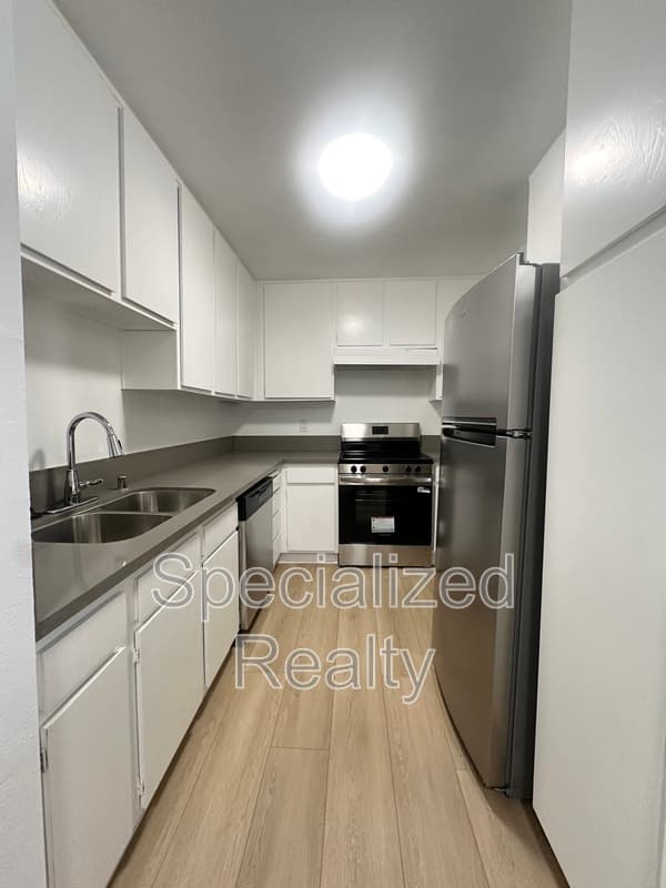 Los Angeles Condo: 1964 Rodney Drive