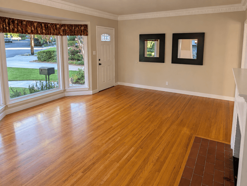 Montrose House: 2274 Luana Lane