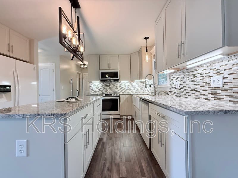 Raleigh House: 6920 Dawnalia Court