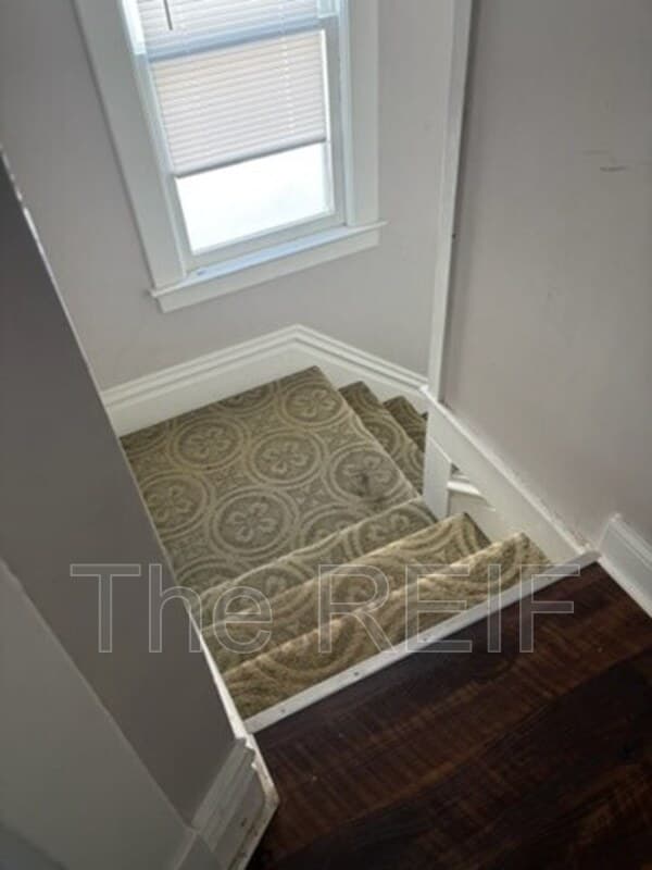 Lansing Condo: 513 North Magnolia Avenue 2nd Floor
