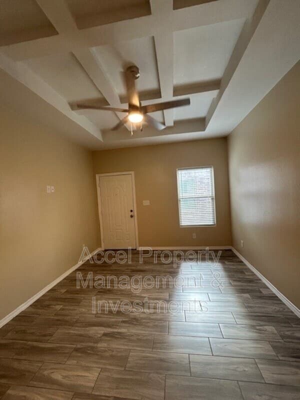Mission Condo: 1008 W La Pointe