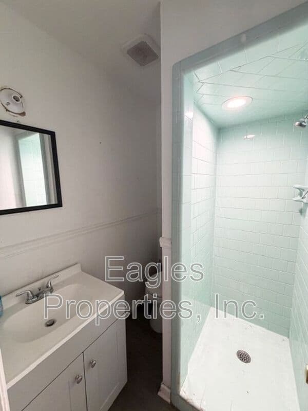 Goldsboro House: 103 Brock St