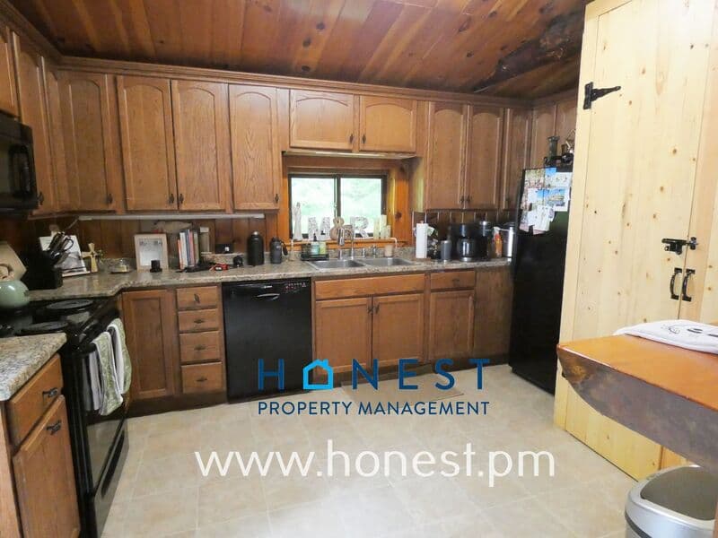 Augusta House: 89 Allenwood Park Road