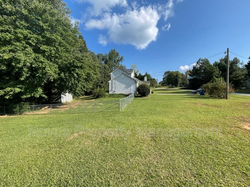 Villa Rica House: 81 Abbotsford Drive
