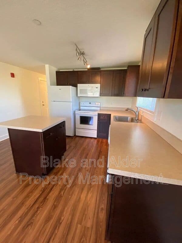 Portland House: 8211 N Montana Ave