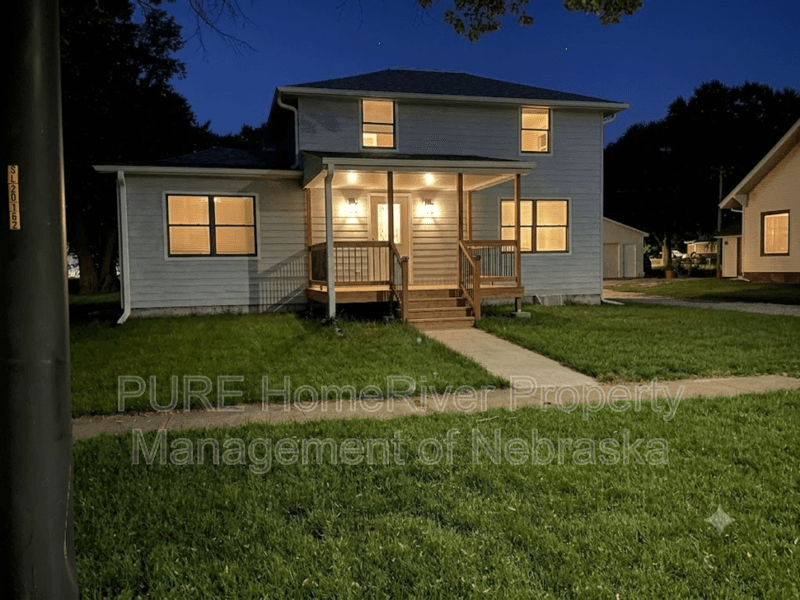Tekamah House: 316 N 13th St