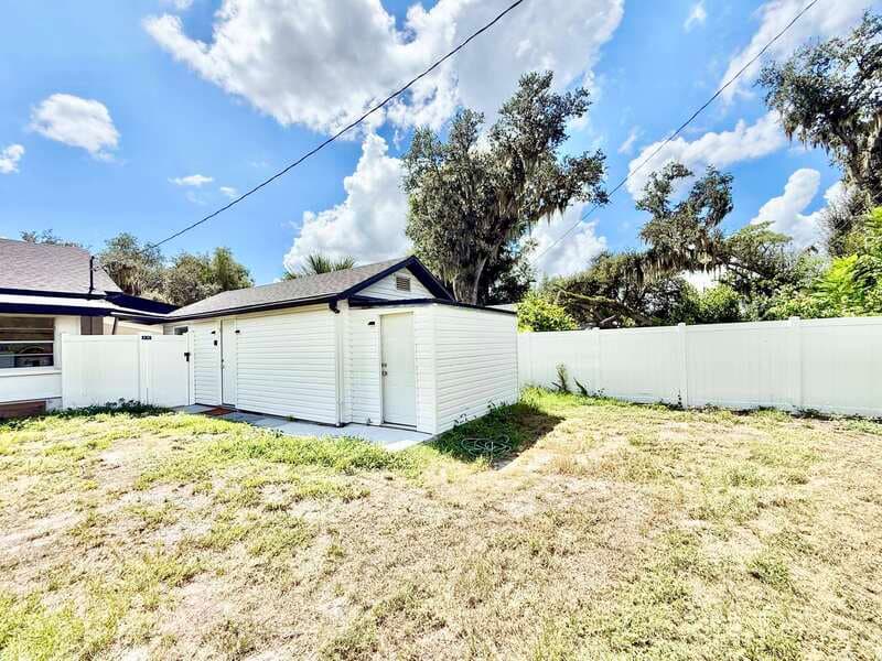 Lakeland Condo: 1704 East Elm Road - 1/2