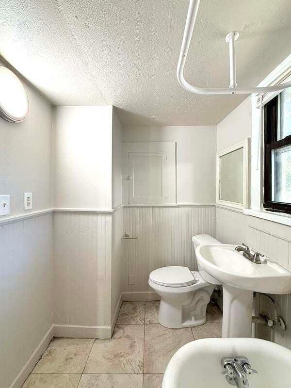 St. Petersburg House: 975 13th Avenue South