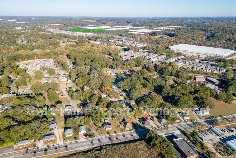 Buford House: 4615 S Lee Street