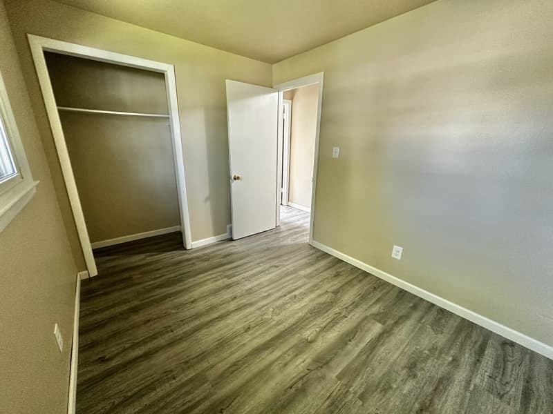 Menasha House: 1216 Meadowview Drive