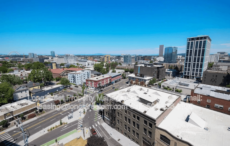 Portland Condo: 1926 W Burnside St