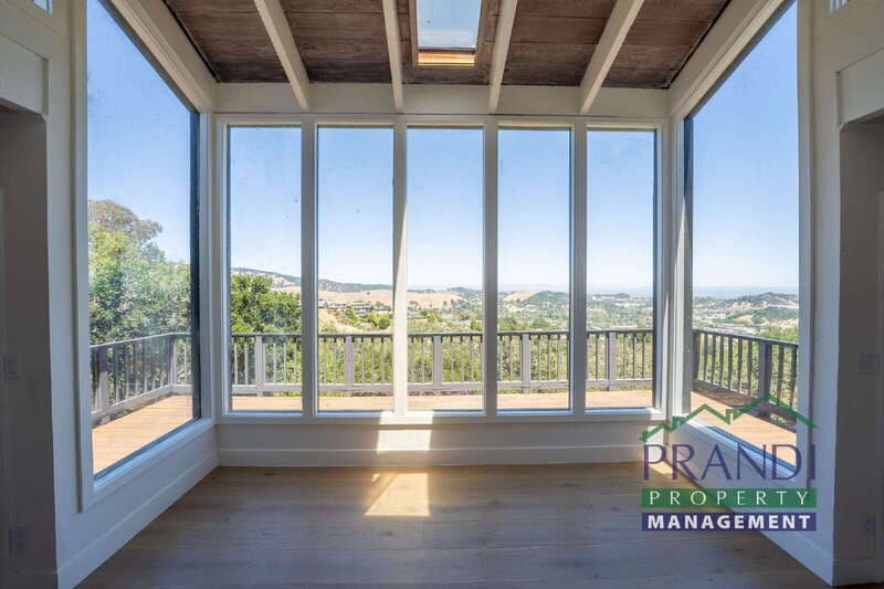 San Anselmo House: 645 Fawn Dr