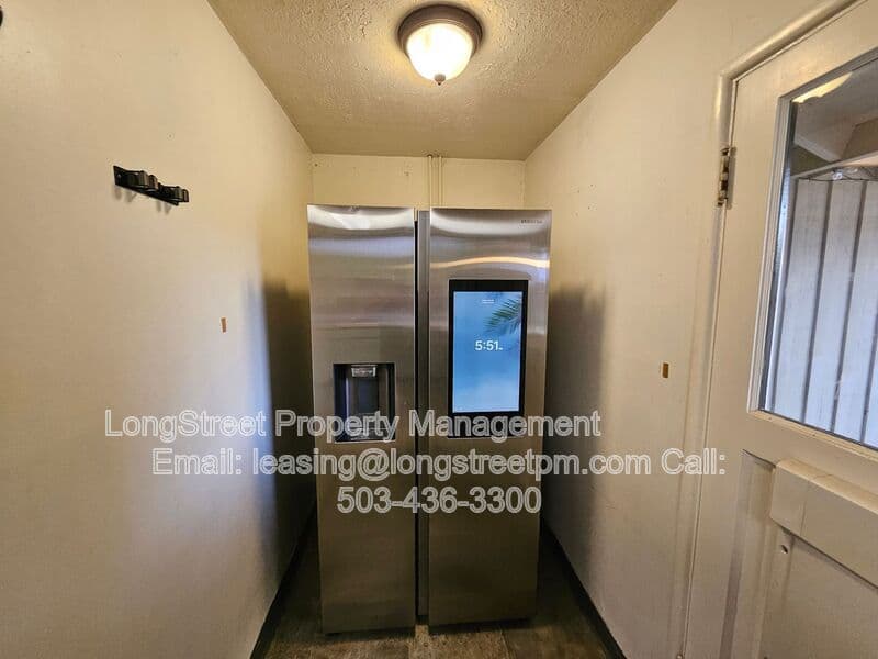 Portland House: 622 SE 137th Ave